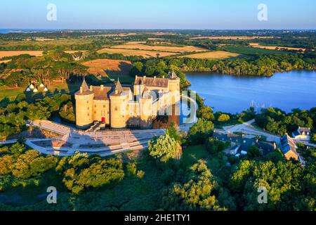 Château médiéval historique de Suscinio sur la côte atlantique de l'océan à Sarzeau, Morbihan, Bretagne, France Banque D'Images