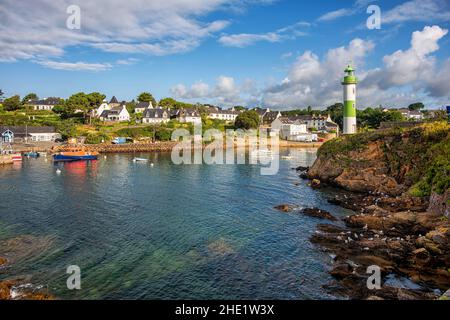 Le port pittoresque de Doelan à Clohars-Carnoet est une destination touristique populaire à Quimperle, sur la côte atlantique du sud de la Bretagne, en France Banque D'Images