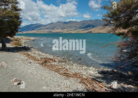 Vue sur le lac Wanaka depuis le camping Boundary Creek à Otago, sur l'île du Sud de la Nouvelle-Zélande Banque D'Images