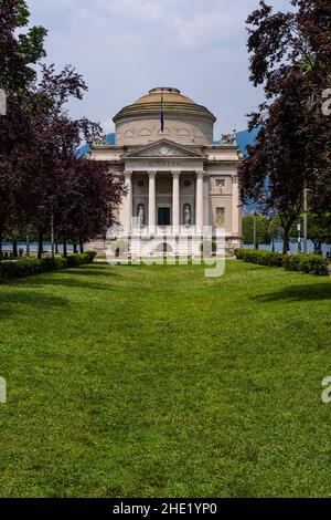 Le Tempio Voltiano, temple de Volta, est un musée dédié à Alessandro Volta et a été achevé en 1927. Banque D'Images