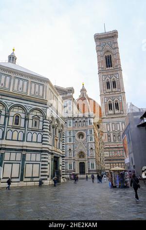 Florence, Italie: Dôme de Santa Maria del Fiore, Battistero di San Giovanni, Piazza San Giovanni, et de tourisme. Banque D'Images