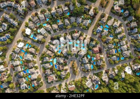 Vue aérienne de haut en bas des maisons et des rues du quartier résidentiel de Montréal, Québec, Canada.Concept immobilier, immobilier et immobilier. Banque D'Images