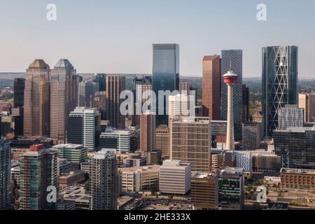 Vue aérienne des gratte-ciels modernes du centre-ville de Calgary, Alberta, Canada. Banque D'Images