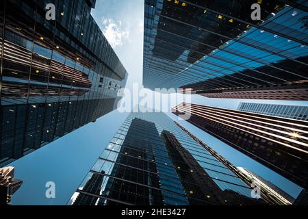 Business and Finance concept, en regardant les gratte-ciels modernes dans le quartier financier de Toronto, Ontario, Canada. Banque D'Images