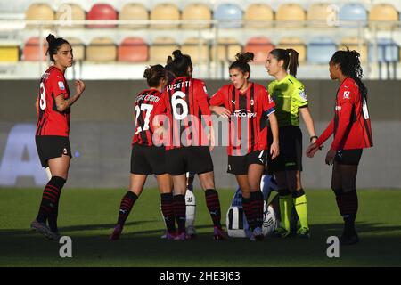 Frosinone, Italie.08th janvier 2022.Arbitre Mariasole Ferrieri Caputi lors de la finale féminine du Supercup italien entre F.C.Juventus et A.C.Milan au stade Benito Stirpe le 8th janvier 2022 à Frosinone, Italie.Crédit : Live Media Publishing Group/Alay Live News Banque D'Images