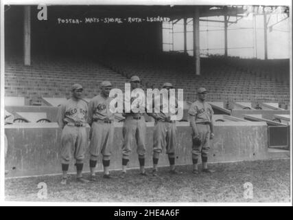 Rube Foster, Carl Mays, Ernie Shore, Babe Ruth, Leonard hollandais,Boston AL, 10-7-1915 (baseball) Banque D'Images