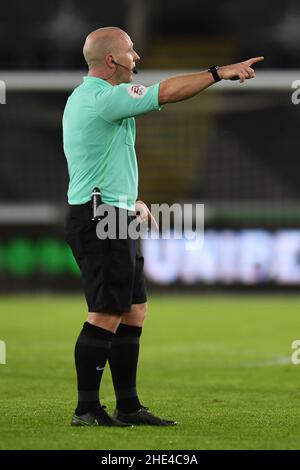 Swansea, Royaume-Uni.08th janv. 2022. Arbitre Simon Hooper pendant le match à Swansea, Royaume-Uni le 1/8/2022.(Photo par Mike Jones/News Images/Sipa USA) crédit: SIPA USA/Alay Live News Banque D'Images