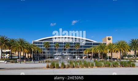 Orlando, FL - 30 décembre 2021 : The Addition Financial Arena sur le campus de l'Université de Central Florida. Banque D'Images