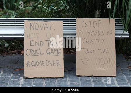 Melbourne, Australie.9th décembre 2022.30 demandeurs d'asile, dont la plupart ont été amenés en Australie pour un traitement médical et ont été détenus pendant neuf ans, ont été rejoints à l'hôtel Park par le joueur de tennis numéro 1 masculin Novak Djokovic, 09,12.décembre 2022.© Juergen Hasenkopf / Alamy Live News Banque D'Images