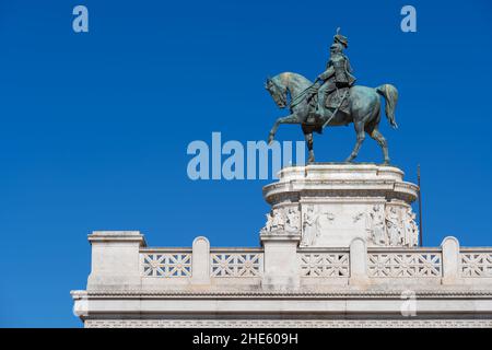 Rome, Italie, statue équestre de Victor Emmanuel II par Enrico Chiaradia au monument Victor Emmanuel II (Vittoriano), autel de la Patrie Banque D'Images