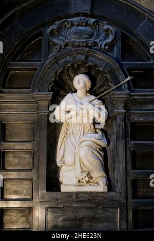 Saint Ursula par Jérôme Duquesnoy le Jeune - Chapelle Saint Ursula - Église notre-Dame du Sablon - Bruxelles, Belgique Banque D'Images