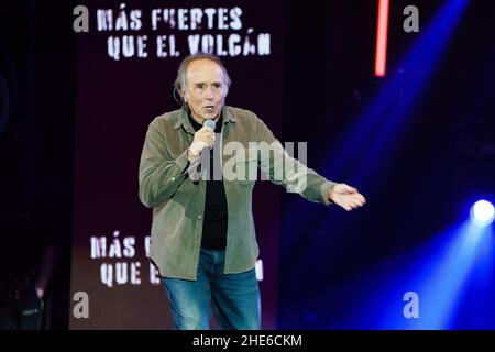 Madrid, Espagne.09th janvier 2022.Joan Manuel Serrat se produit au concert de solidarité "Music with la Palma: Plus fort que le volcan" au Centre Wizink, à Madrid.(Photo par Atilano Garcia/SOPA Images/Sipa USA) crédit: SIPA USA/Alay Live News Banque D'Images