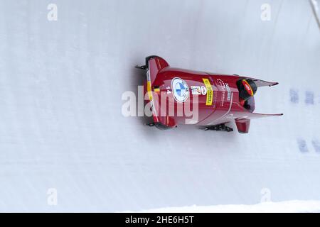 Winterberg, Allemagne.09th janvier 2022.WINTERBERG, ALLEMAGNE - JANVIER 9: Un Vennieuwenhuyse et Sara Aerts de Belgique concourent dans le Bobsleigh de 2 femmes lors de la coupe du monde Bob & Skeleton de BMW IBSF à VELTINS-EisArena le 9 janvier 2022 à Winterberg, Allemagne (photo de Patrick Goosen/Orange Pictures) Credit: Orange pics BV/Alay Live News Banque D'Images