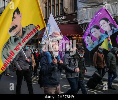 Londres Royaume-Uni 9 janvier 2022 pour mémoriser le triple meurtre à Paris, il y a 9 ans, de Fidan Dogan, Sakine Cansiz et Leyla Saylemez, activiste kurde, probablement à la main de l'Organisation nationale du renseignement de Turquie,Les manifestants ont défilé à Londres de Trafalgar Square à Parliament Square pour demander justice aux auteurs de crimes, personne n'a été accusé des meurtres. Paul Quezada-Neiman/Alay Live News Banque D'Images