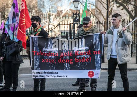 Londres Royaume-Uni 9 janvier 2022 pour mémoriser le triple meurtre à Paris, il y a 9 ans, de Fidan Dogan, Sakine Cansiz et Leyla Saylemez, activiste kurde, probablement à la main de l'Organisation nationale du renseignement de Turquie,Les manifestants ont défilé à Londres de Trafalgar Square à Parliament Square pour demander justice aux auteurs de crimes, personne n'a été accusé des meurtres. Paul Quezada-Neiman/Alay Live News Banque D'Images