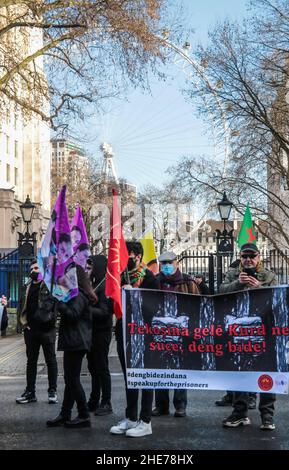 Londres Royaume-Uni 9 janvier 2022 pour mémoriser le triple meurtre à Paris, il y a 9 ans, de Fidan Dogan, Sakine Cansiz et Leyla Saylemez, activiste kurde, probablement à la main de l'Organisation nationale du renseignement de Turquie,Les manifestants ont défilé à Londres de Trafalgar Square à Parliament Square pour demander justice aux auteurs de crimes, personne n'a été accusé des meurtres. Paul Quezada-Neiman/Alay Live News Banque D'Images