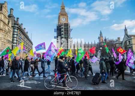 Londres Royaume-Uni 9 janvier 2022 pour mémoriser le triple meurtre à Paris, il y a 9 ans, de Fidan Dogan, Sakine Cansiz et Leyla Saylemez, activiste kurde, probablement à la main de l'Organisation nationale du renseignement de Turquie,Les manifestants ont défilé à Londres de Trafalgar Square à Parliament Square pour demander justice aux auteurs de crimes, personne n'a été accusé des meurtres. Paul Quezada-Neiman/Alay Live News Banque D'Images