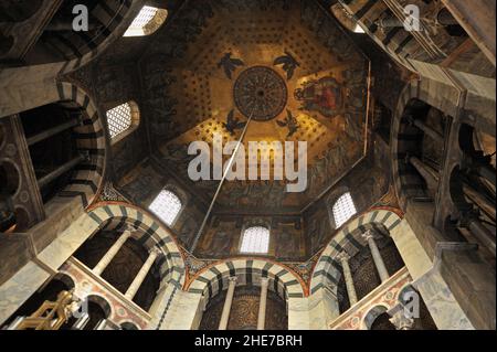 Aachener Dom, Kaiserdom, Oktogon, Karolingischer Zentralbau, Aix-la-Chapelle,Nordrhein-Westfalen, Deutschland, Europa | Aix-la-Chapelle, Cathédrale d'Aix-la-Chapelle, Okt Banque D'Images