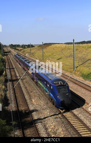 Hull trains 802301 train de classe Paragon, East Coast main Line Railway, près du village d'Essendine, comté de Rutland, Angleterre, Royaume-Uni Banque D'Images