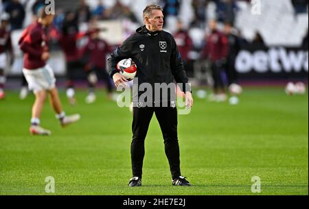 Londres, Royaume-Uni.09th janvier 2022.Londres UK 9th janvier 2022Stuart Pierce (entraîneur de West Ham) avant le match de la West Ham vs Leeds Emirates FA Cup 3rd au London Stadium Stratford.Crédit : MARTIN DALTON/Alay Live News Banque D'Images