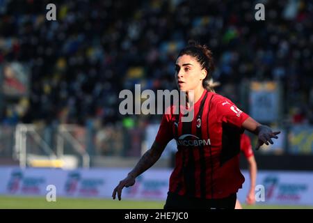 Frosinone, Frosinone, Italie.8th janvier 2022.Martina Piemonte de A.C.Milan gestes lors du match de football de la finale 2021/22 des femmes Supercup italiennes entre Juventus FC et AC Milan au stade Benito Stirpe de Frosinone, Italie, le 8th janvier 2022 (Credit image: © Raffaele Conti/Pacific Press via ZUMA Press Wire) Banque D'Images