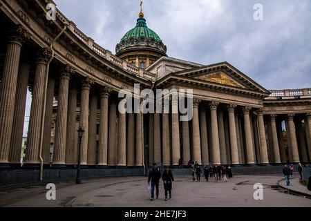 Saint-Petersbourg, Russie - vue sur la cathédrale de Kazan Banque D'Images