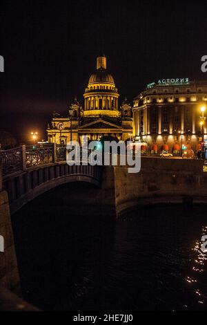 Saint-Petersbourg, Russie - vue sur la cathédrale Saint Isaac Banque D'Images