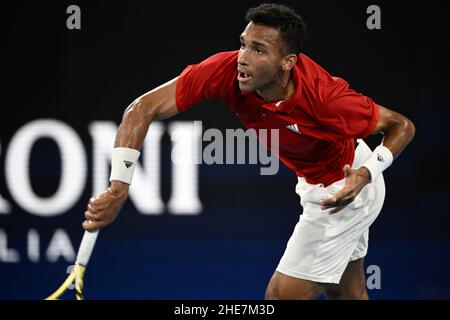 Sydney, Australie.9th janvier 2022: Ken Rosewall Arena, Sydney Olympic Park, Sydney, Australie; tournoi de tennis de la coupe ATP, coupe finale Canada contre l'Espagne; Felix Auger-Aliassime de l'équipe Canada sert à Roberto Bautista Agut de l'équipe Espagne crédit: Action plus Sports Images/Alamy Live News Banque D'Images