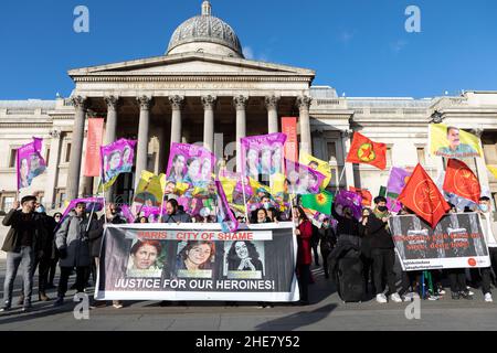 Les manifestants kurdes ont vu des banderoles qui disent "Paris: Ville de honte.Justice pour nos héroïnes (Sakine CAN?z, Leyla Söylemez et Fidan do?an)!'Et des drapeaux qui disent "liberté pour (Abdullah Ocalan)".le 9th janvier 2016, le meurtre de trois militantes kurdes s'est produit à Paris.Sakine CAN?z et Fidan do?an, fondateurs du Parti des travailleurs du Kurdistan (PKK), et activiste Leyla Söylemez ont été tués lors de l'incident.Les Kurdes se sont réunis à l'anniversaire du meurtre pour appeler à la justice, contre l'oppression du gouvernement turc sur le peuple kurde.(Photo de Belinda Jiao/SOPA Images/Sipa U Banque D'Images