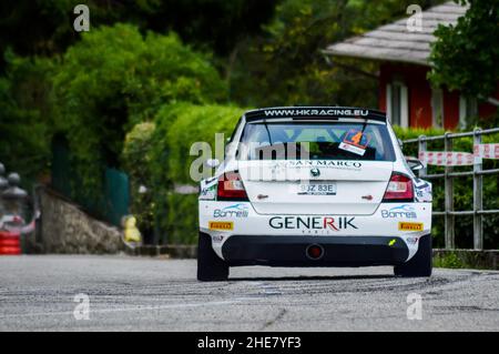 Une Skoda Fabia R5 au Shakedown dans Rally Alpi Orientali 2019, Montenars(UD), Friuli V.G., Italie Banque D'Images