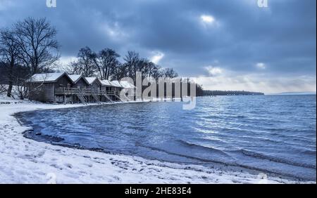 Bateaux en hiver à Ammersee, Bavière, Allemagne Banque D'Images