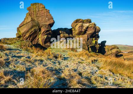 Baldstones un affleurement de Gritstone sur le Staffordshire Moorlands, parc national de Peak District Banque D'Images
