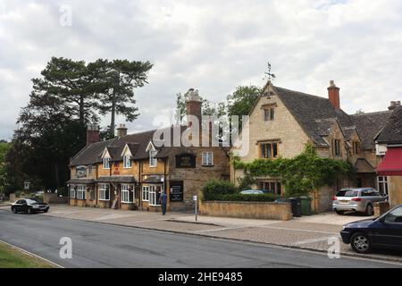 Cheval et Hounds Public House en Angleterre Worcestershire Broadway Banque D'Images