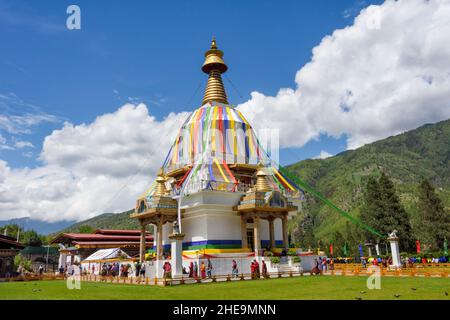 Pèlerins au National Memorial Chorten, Thimphu, Bhoutan Banque D'Images