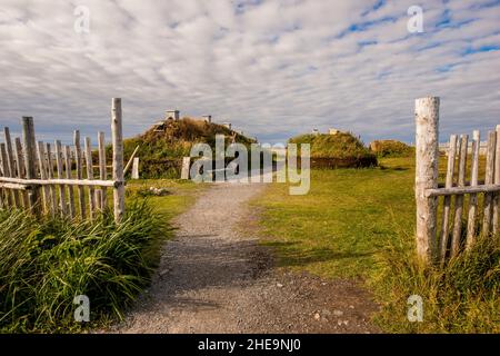 Maison Viking long au lieu historique national de l'Anse aux Meadows, Great Northern Peninsula, Terre-Neuve, Canada. Banque D'Images