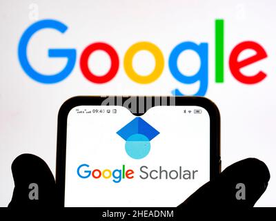 Sur cette photo, le logo Google Scholar apparaît sur un smartphone Banque D'Images