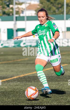 Séville, Espagne.09th janvier 2022.Brianne plie (2) de Real Betis Women vues pendant le match Primera Division Femenina entre Real Betis Women et Levante UD Women à Luis del sol Sports City à Séville.(Crédit photo: Mario Diaz Rasero crédit: Gonzales photo/Alamy Live News Banque D'Images