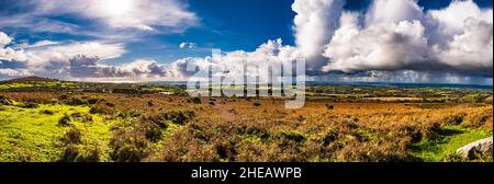 Vue panoramique sur la baie de Mount's depuis le sommet de Godolphin Hill, près de Penzance, Cornwall, Royaume-Uni Banque D'Images