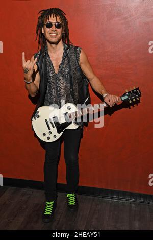 Deerfield Beach.08th janvier 2022.Jason EBS pose pour un portrait pendant le Rock 'N' Roll Fantasy Camp à Markee Studios le 8 janvier 2022 à Deerfield Beach, Floride.Crédit : Mpi04/Media Punch/Alamy Live News Banque D'Images