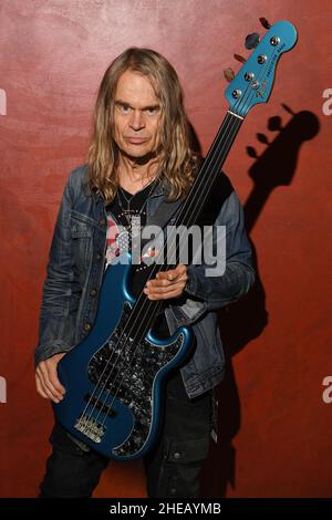 Deerfield Beach.08th janvier 2022.Tony Franklin pose pour un portrait pendant le Rock 'N' Roll Fantasy Camp à Markee Studios le 8 janvier 2022 à Deerfield Beach, Floride.Crédit : Mpi04/Media Punch/Alamy Live News Banque D'Images