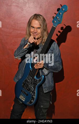 Deerfield Beach.08th janvier 2022.Tony Franklin pose pour un portrait pendant le Rock 'N' Roll Fantasy Camp à Markee Studios le 8 janvier 2022 à Deerfield Beach, Floride.Crédit : Mpi04/Media Punch/Alamy Live News Banque D'Images