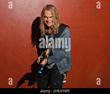 Deerfield Beach.08th janvier 2022.Tony Franklin pose pour un portrait pendant le Rock 'N' Roll Fantasy Camp à Markee Studios le 8 janvier 2022 à Deerfield Beach, Floride.Crédit : Mpi04/Media Punch/Alamy Live News Banque D'Images