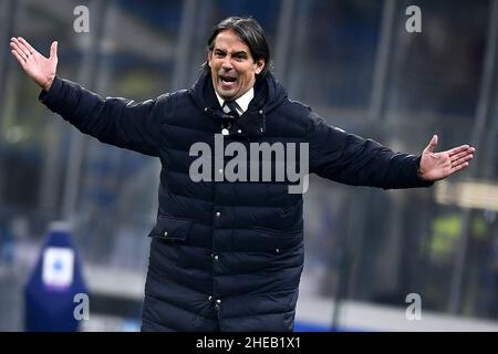 Milan, Italie.09 janvier 2022.Simone Inzaghi, entraîneur en chef du FC Internazionale, réagit lors du match de football de la série A entre le FC Internazionale et le SS Lazio.Credit: Nicolò Campo/Alay Live News Banque D'Images