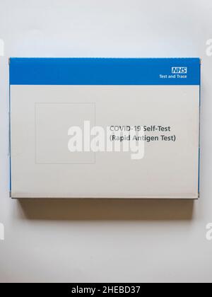 Kit de test d'antigène rapide Covid-19 approuvé par le NHS Banque D'Images