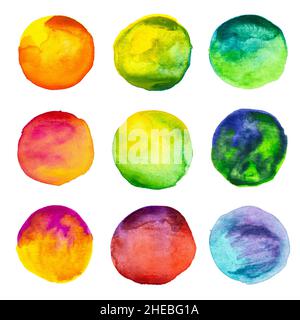 Ensemble de aquarelles arc-en-ciel, cercle dessiné à la main, isolé sur fond blanc.Toile à effet mouillé bleu aquarelle pour un design élégant Banque D'Images