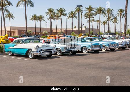 Voitures classiques exposées à Scottsdale, Arizona. Banque D'Images