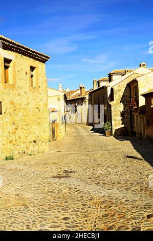 Rue de la ville médiévale de Pedraza à Segovia. Banque D'Images