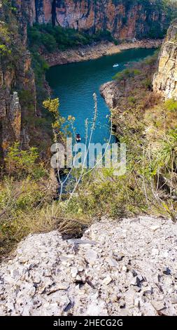 Vue aérienne des célèbres canyons de la lagune de Capitolio.Capitolio, Minas Gerais, Brésil. Banque D'Images