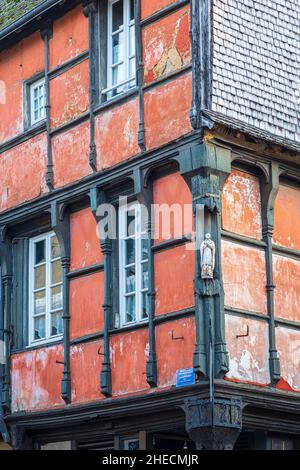 France, Indre, la Châtre, scène sur la via Lemovicensis ou Vezelay Way, l'une des voies principales vers Saint-Jacques-de-Compostelle, Maison en bois du 15th siècle ou Maison Rouge Banque D'Images