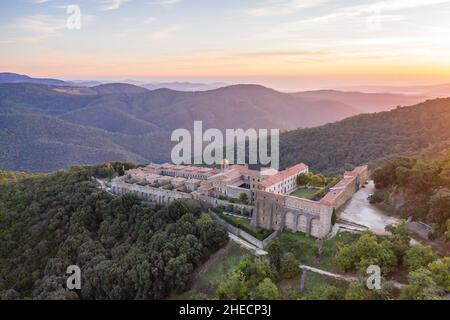 France, Var, massif des Maures, Collobrières, monastère notre Dame de Clemence de la Verne ou Chartreuse de la Verne (vue aérienne) // France, Var (83) Banque D'Images